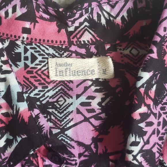 Another Influence Shirt- Size M - Picture 5 of 5